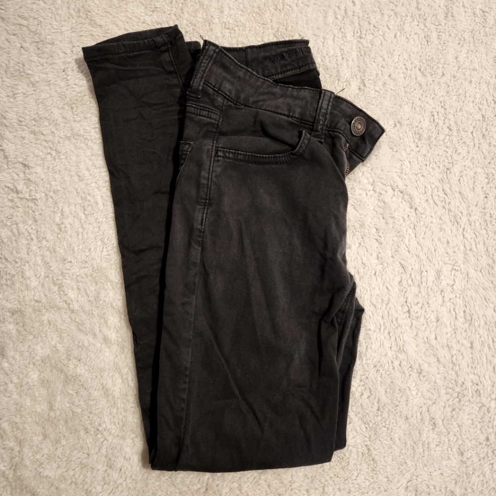 American Eagle Black Skinnys